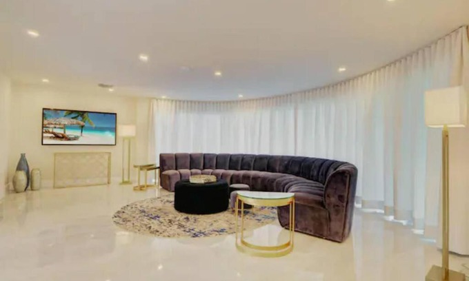 Croissant Park House | DADOO PALM ESTATES
