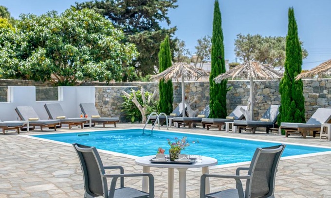 Aliki Bed & Breakfast | Dahlia Apartments And Studios