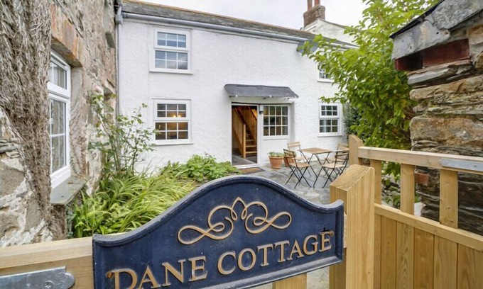 Port Isaac Cottage | DANE COTTAGE, pet friendly, character holiday cottage in Port Isaac