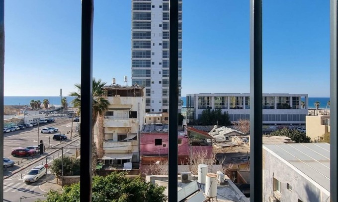 Kerem HaTeimanim Apartment | Daniel Royal in Tel Aviv-yafo