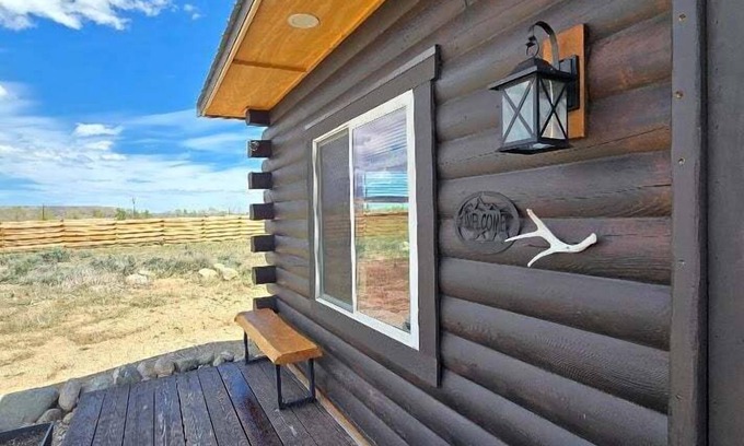 Clark Cabin | Dark Sky Retreat- 2 cabins, pet friendly, mountain views