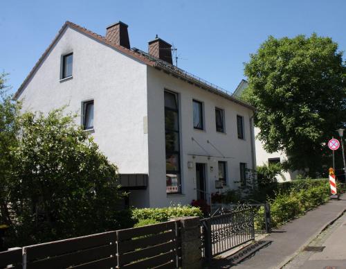 Kirchditmold Apartment | Das Blaue Haus - Ferienwohnung Schönherr