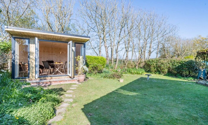 West Bay House | Davids Cliff Walk - Two Bedroom House, Sleeps 4
