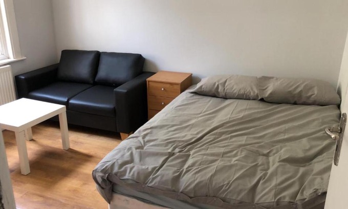 Addiscombe Apartment | Davidson