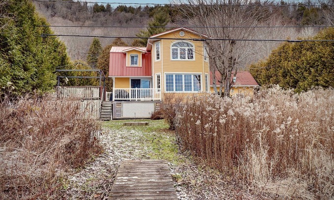 Stanstead Township Ski Chalet | Dawn - Waterfront cottage - Lake Memphremagog - private dock
