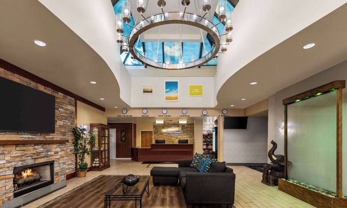 Allentown Hotel | Days Hotel by Wyndham Allentown Airport/Lehigh Valley