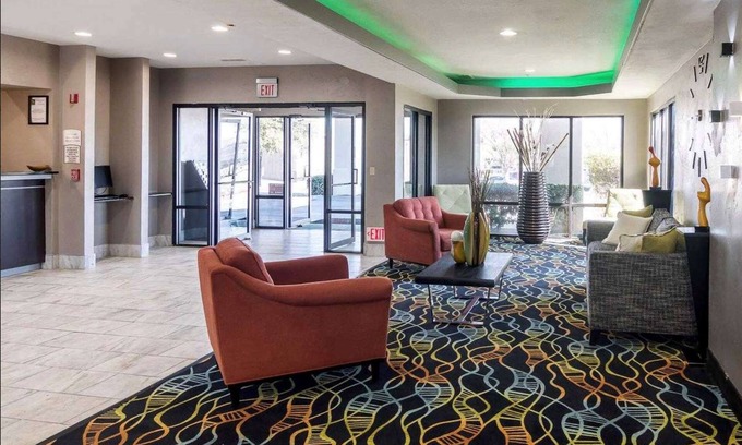 Fort Worth Hotel | Days Inn by Wyndham Fort Worth North/Fossil Creek