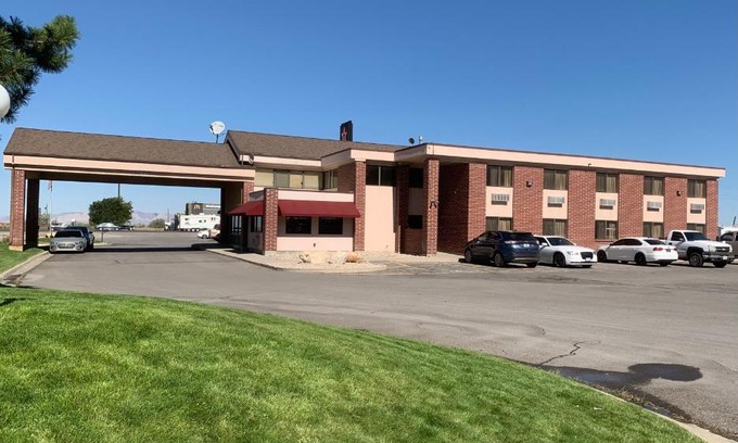 Lake Point Hotel | Days Inn by Wyndham Lake Point