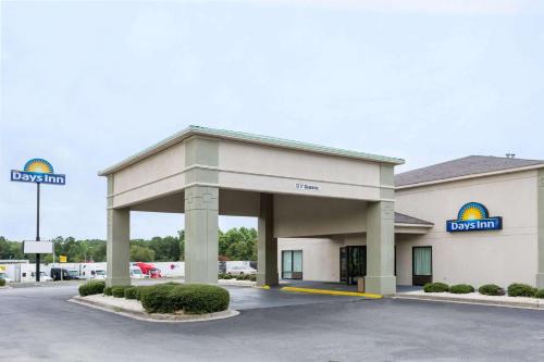 Lugoff Hotel | Days Inn by Wyndham Lugoff