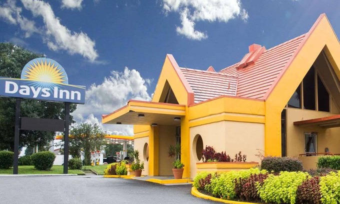 Fellowship Hotel | Days Inn by Wyndham Ocala North