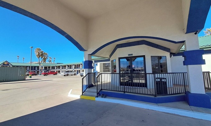 Safford Hotel | Days Inn by Wyndham Safford, AZ