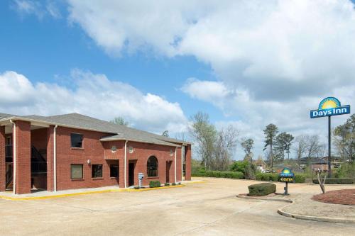 Tupelo Hotel | Days Inn by Wyndham Tupelo