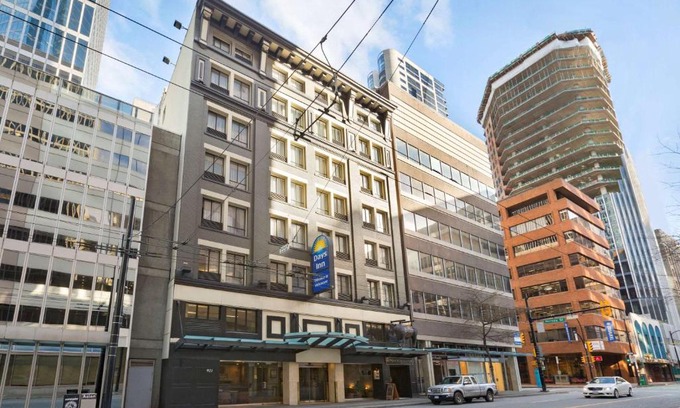 Central Hotel | Days Inn by Wyndham Vancouver Downtown