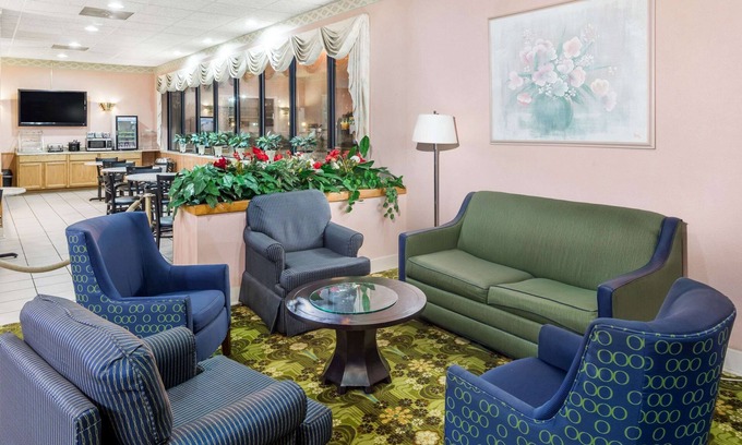 Walterboro Hotel | Days Inn by Wyndham Walterboro