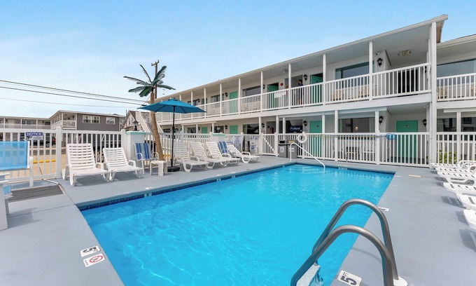 Wildwood Hotel | Daytona Inn and Suites - Three Bedroom Apartment