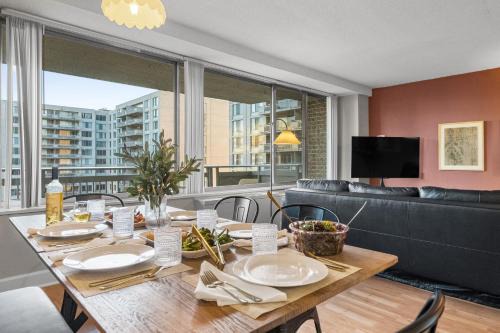 Crystal City Apartment | DC Luxury Apartment Near Metro