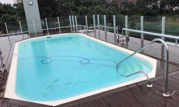 Aidy Grill Apartment | Deep blue punta