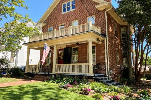 Historic District House | Deep in the Heart of Crabtown - iTrip Annapolis