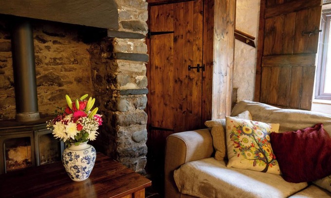 Machynlleth Cottage | Deer House - cosy cottage in Wales for max. 4 people