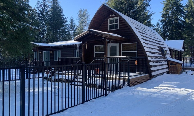 Loon Lake Ski Chalet | Deer Lake Chalet