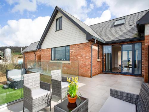 Ottery St Mary House | Deer View