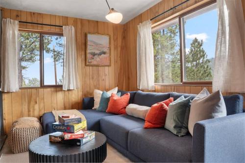 Florissant House | Deerfield Cabin Sauna Stargazing Wildlife Retreat