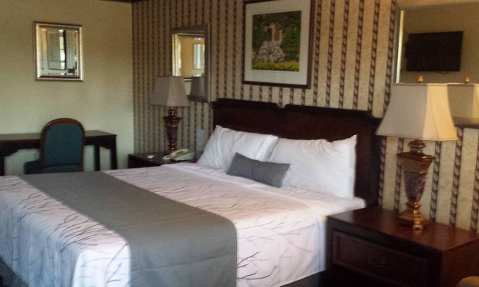 Madison Hotel | Deerwood Inn and Madison Campground