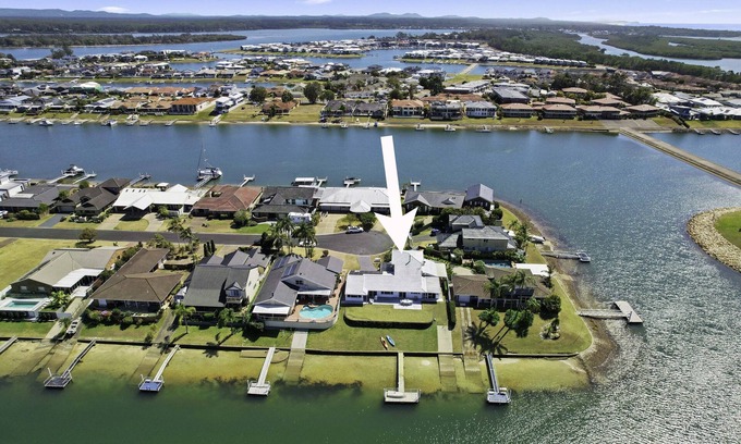 Port Macquarie House | Deja Bleu - family home with private jetty
