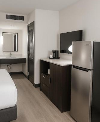 Wheatland Hotel | Del Sole OKC Studio Aptarments by the Airport