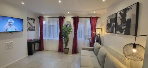 North Woolwich House | Delight Home-London City Airport & Excel