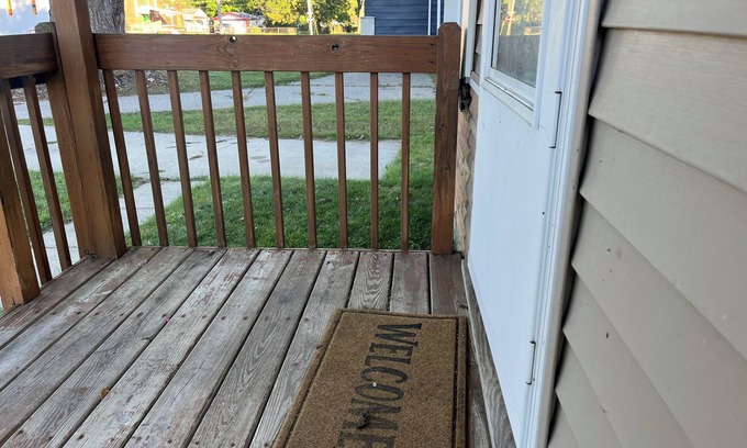 Mount Clemens Apartment | Delightful 1st floor 3-bedroom apartment with WiFi in Mount Clemens