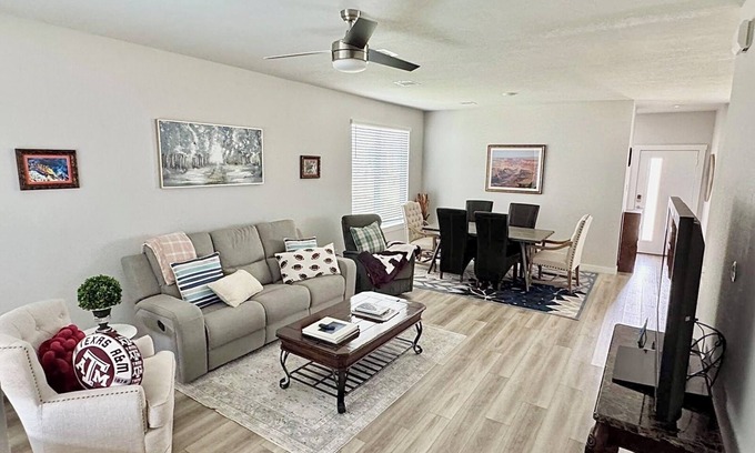 Wellborn House | Delightful 3-bedroom house with ping pong table, air hockey, dart board and more