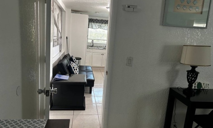 Delray Beach Apartment | Delightful apartment with AC in sunny Delray Beach