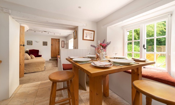 Barnstaple Cottage | Delightful dog friendly two bedroom character countryside cottage