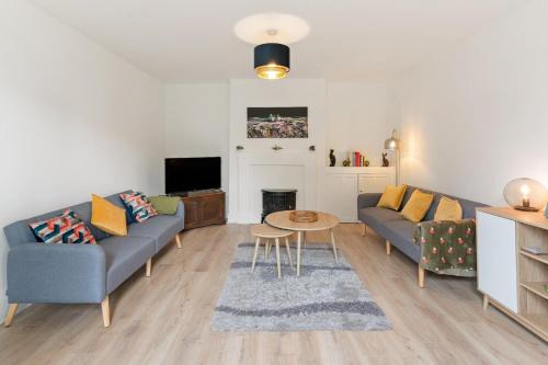 Mawnan Smith House | Delightful Family Getaway Cornwall