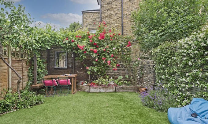 South Richmond House | Delightful family home in picturesque Richmond by UnderTheDoormat