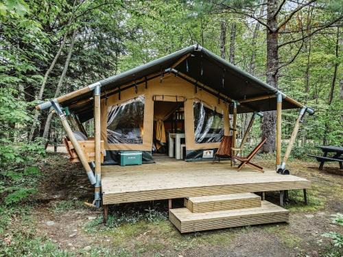 North Woodstock Other | Delightful Safari Tent with Fire Pit and Sauna in North Woodstock, New Hampshire
