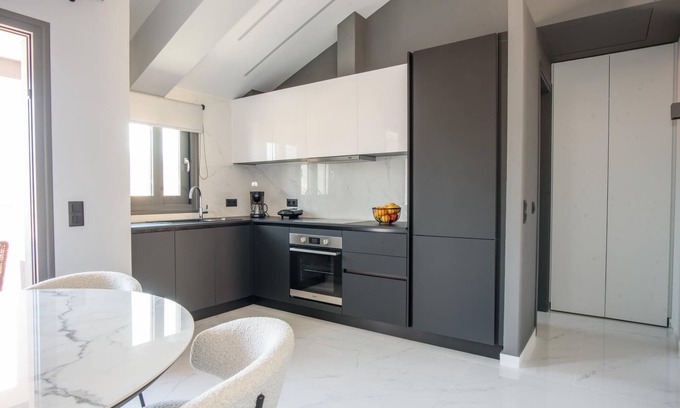 Kefalonia Apartment | Deluxe 2br Suite With sea Views to Argostoli bay