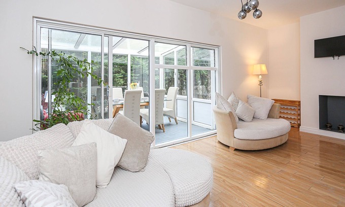Cultra Apartment | Deluxe Apartment Courtyard View