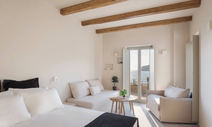 Limeni Apartment | Deluxe Family Suite by Yerma Suites Limeni