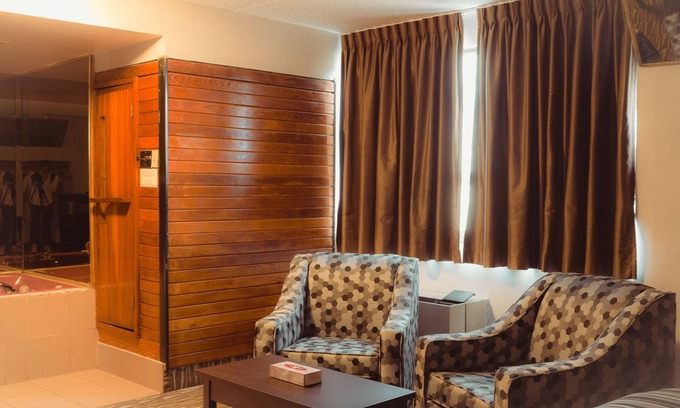Islington - City Centre West Hotel | Deluxe Inn