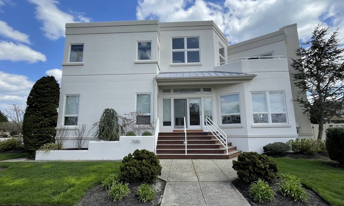 Margate City House | DELUXE Margate Beach Home with POOL, JACUZZI, & Spectacular Bay View - Sleeps 12