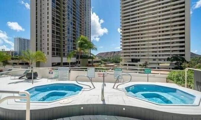 Waikiki Condo | Deluxe Panoramic Mountain View Condo - 37th Floor, Free parking & Wifi by Koko Resort Vacation Rentals