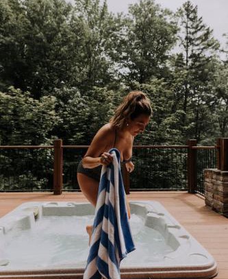 Mont-Tremblant Ski Chalet | Deluxe Ski in-out - HotTub - Fire - PingPong - View