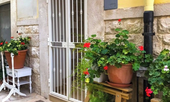 Molfetta Apartment | Deluxe Stone House