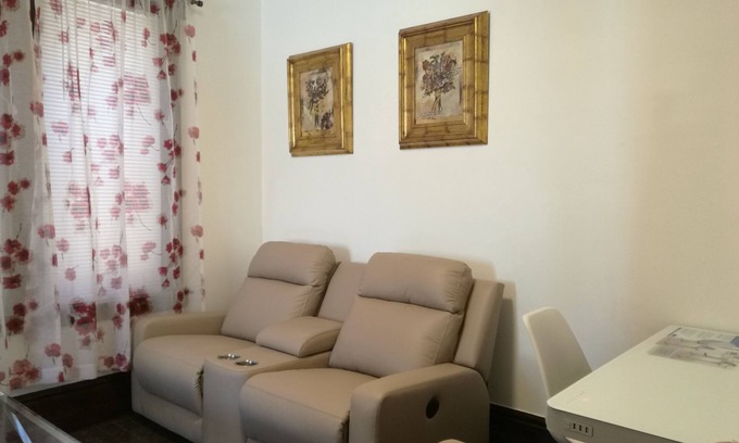 Stratford Apartment | Deluxe Suite in Stratford Ambassador Guest Room