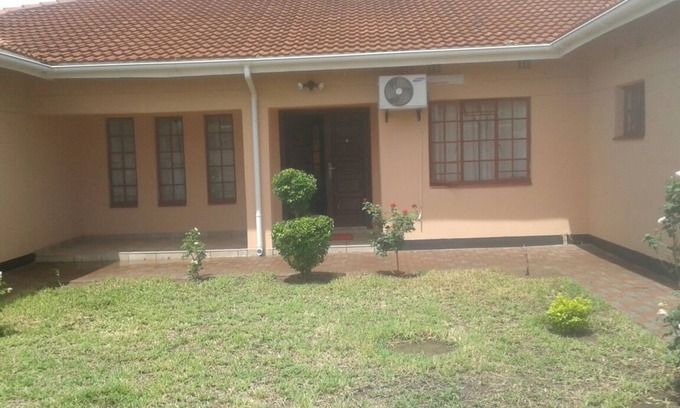 Francistown House | Den View Guest House