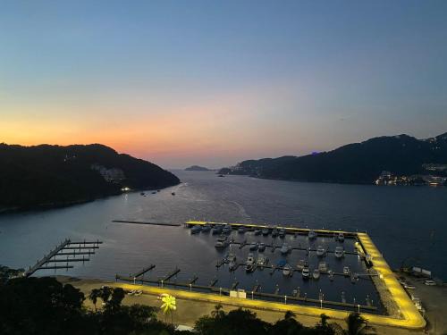Puerto Marques Apartment | Departamento con Preciosa Vista al Mar en Acapulco Diamante