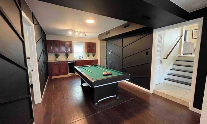 Ventnor City House | Derby Delight- Ventnor Home, 5 Minutes to Beach