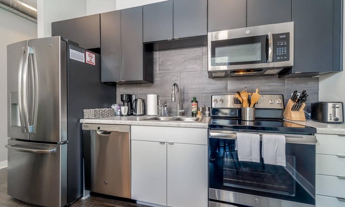 Downtown Des Moines Apartment | Des Moines Luxe 1BD 1BA Downtown Apartment
